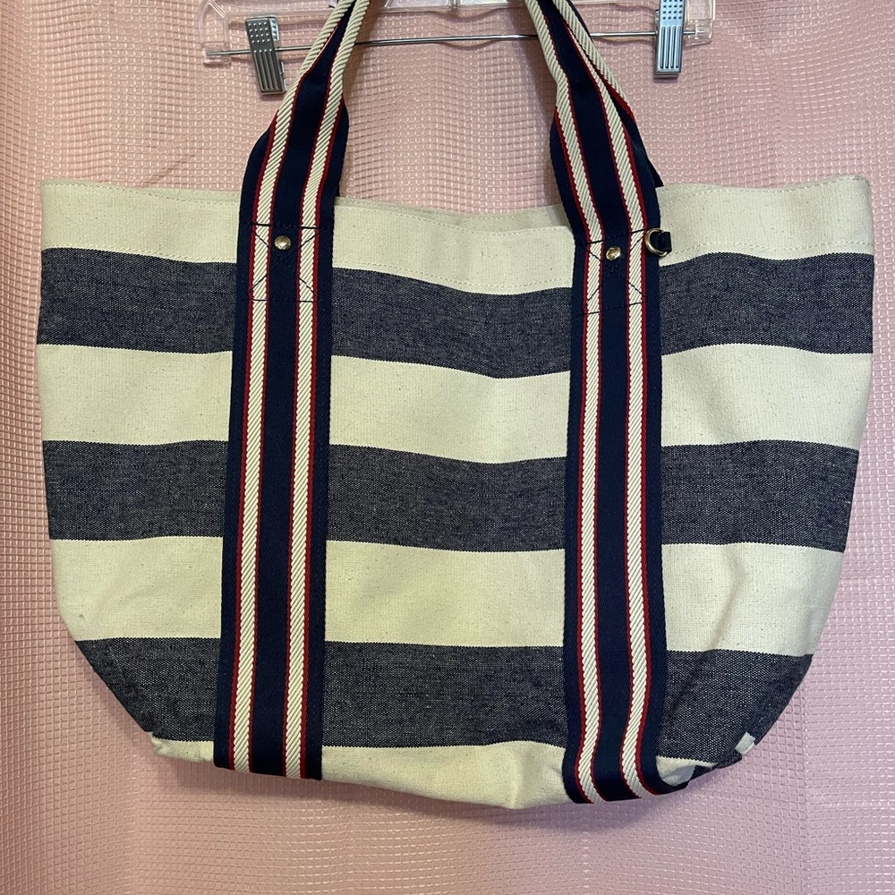 NWT Tommy Hilfiger Canvas Tote red white and blue, nice Spring tote